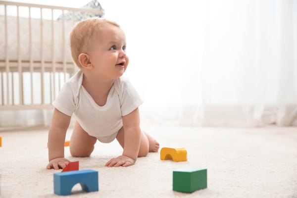 bebe aprende ingles a brincar