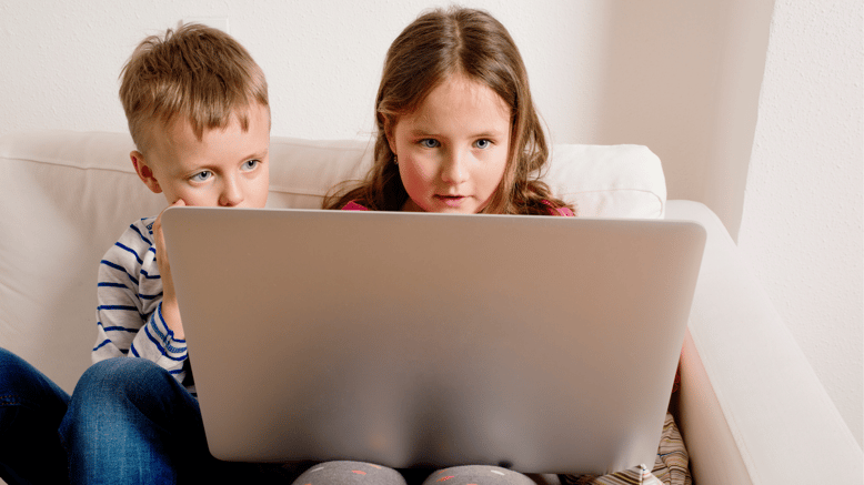 Ensino à distância, através de ecrãs, tecnologia e até o regresso ao formato telescola - o novo normal.