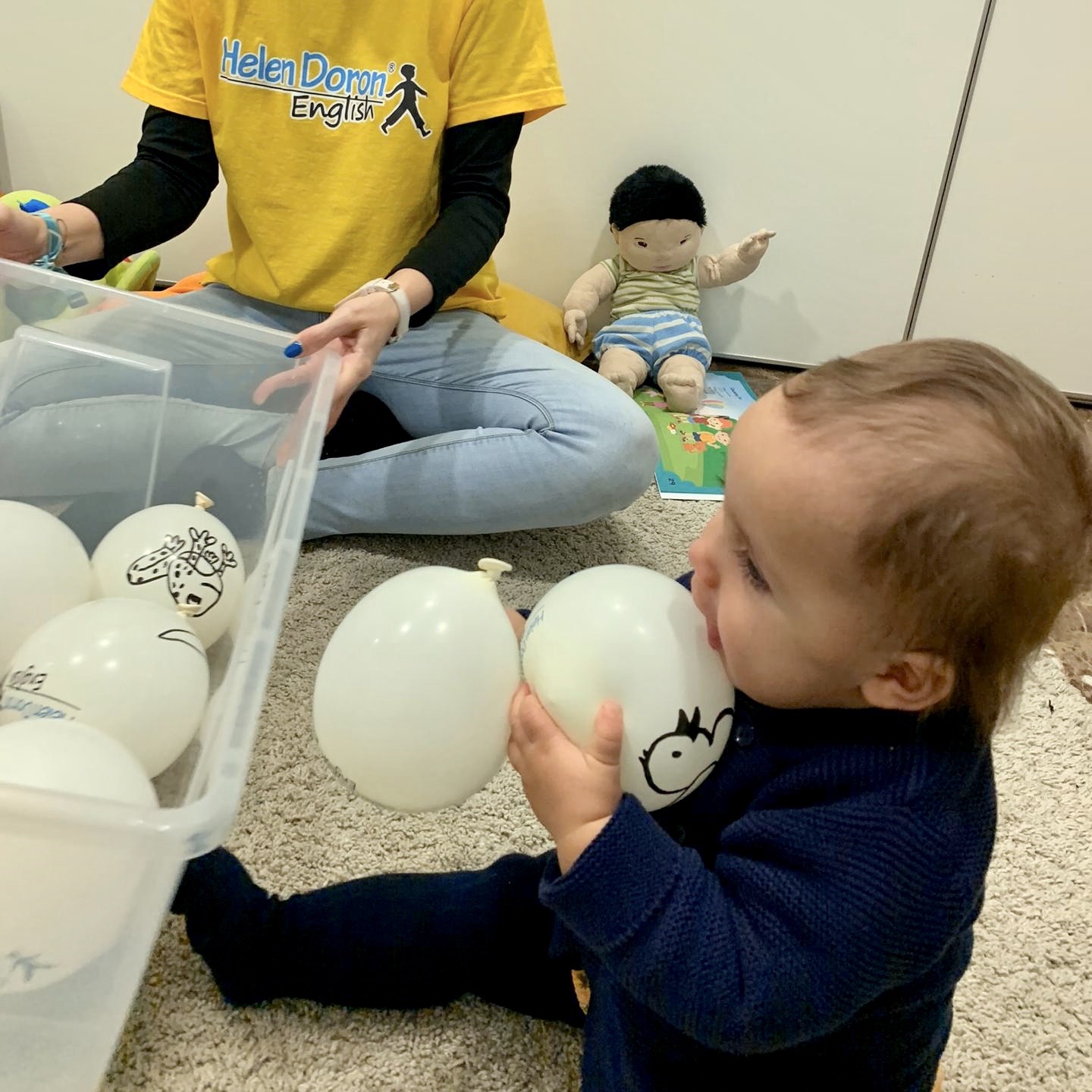 A Helen Doron é especialista em inglês precoce: acarinha bebés desde os 6 meses.